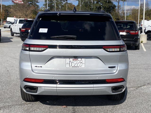 New 2025 Silver Jeep Summit image 5