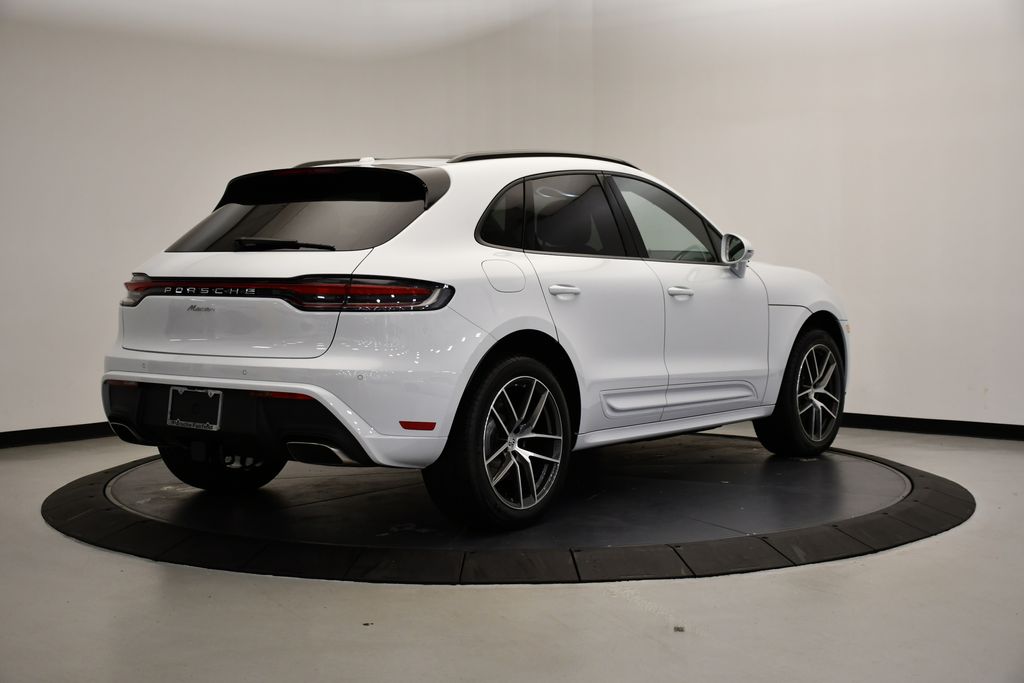 Thumbnail: 2025 Porsche Macan - 7