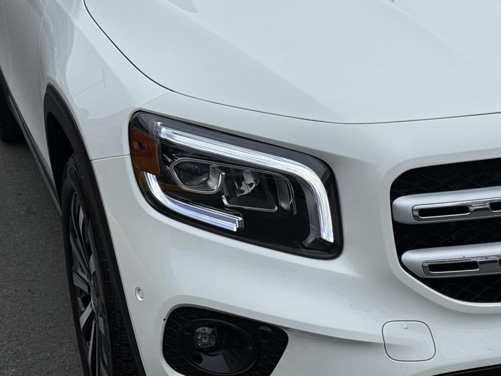Thumbnail: 2022 Mercedes-Benz GLB - 4