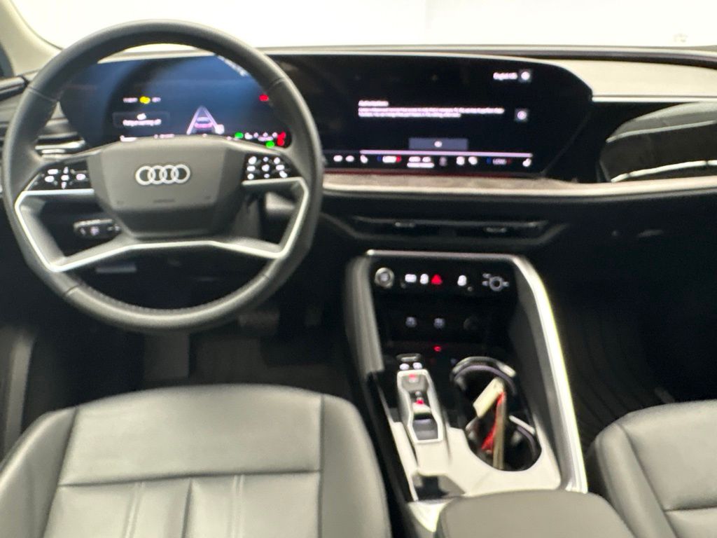 Thumbnail: 2025 Audi Q5 - 30
