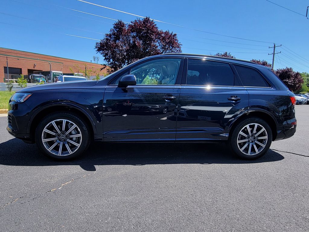 Thumbnail: 2023 Audi Q7 - 3