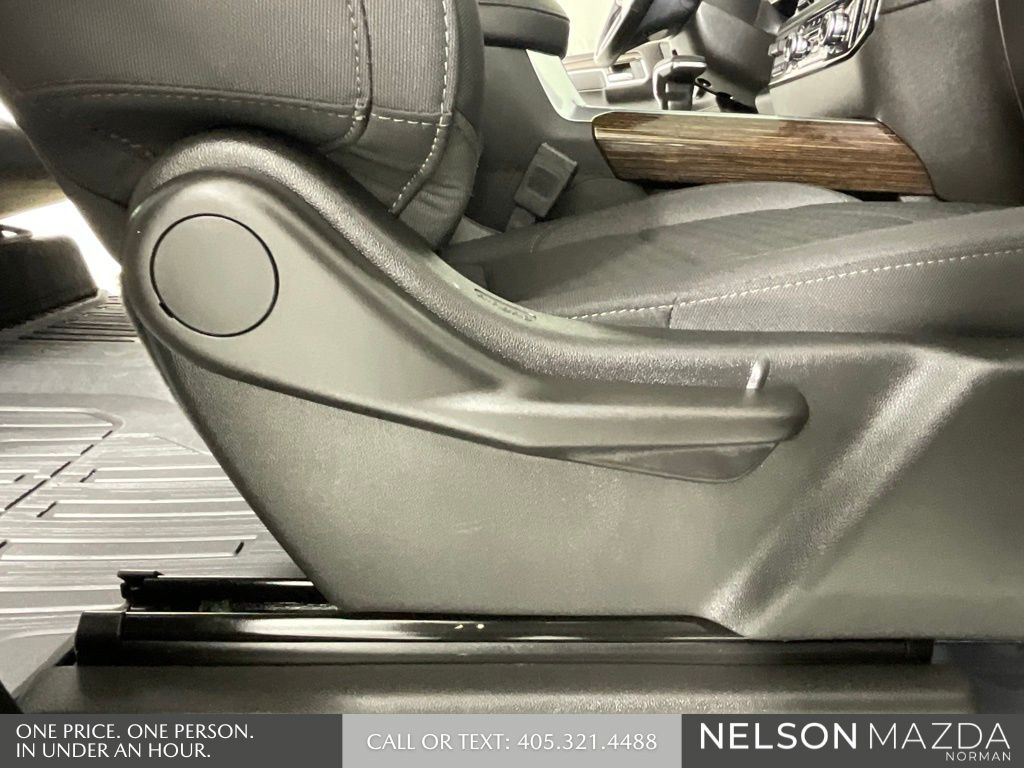 Used 2025 Black GMC Elevation image 27