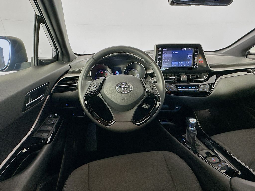 Thumbnail: 2022 Toyota C-HR - 21