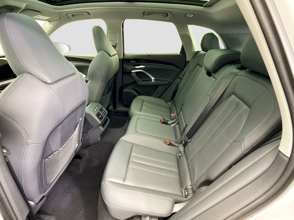 Thumbnail: 2025 Audi Q5 - 21