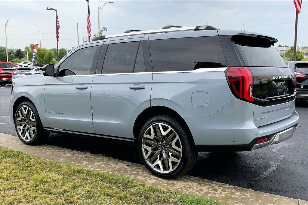 Used 2025 Ford Expedition Platinum with VIN 1FMJU1MG8SEA20262 for sale in Kansas City