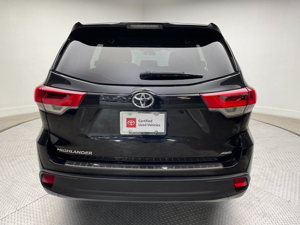 2019 Toyota Highlander LE 6