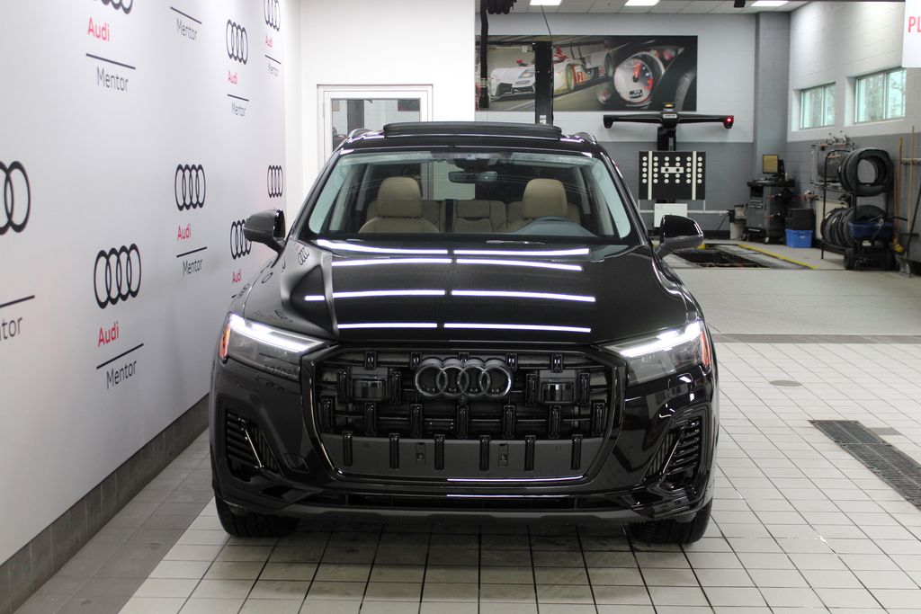 Thumbnail: 2026 Audi Q7 - 9