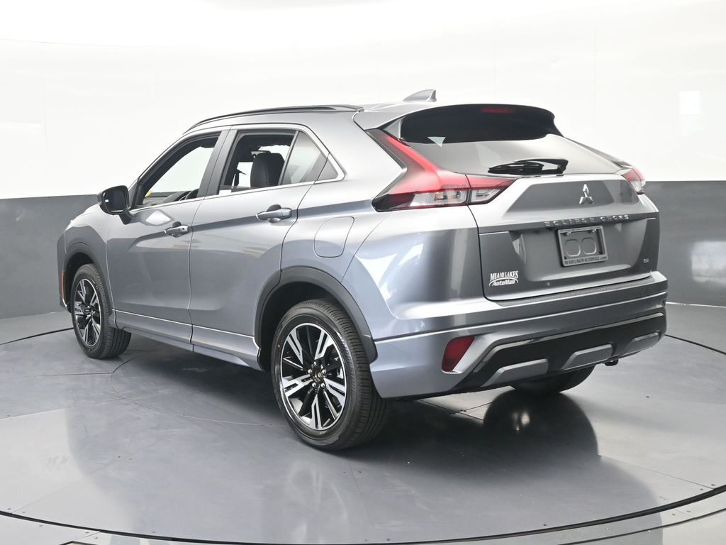 New 2026 Gray Mitsubishi SEL image 4