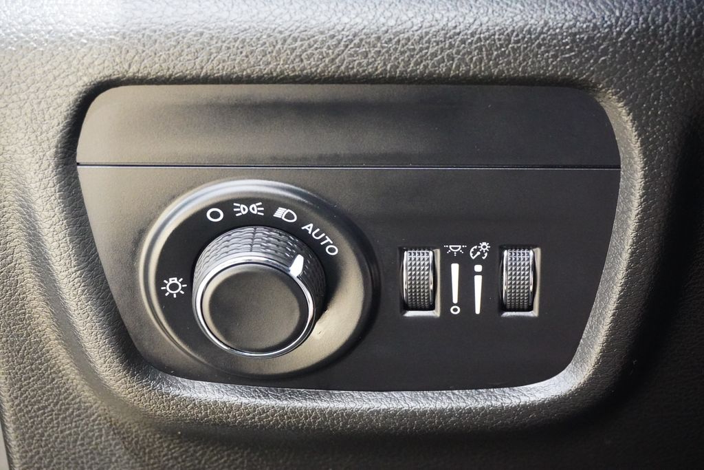 Used Car 2021 Jeep Grand Cherokee L  Altitude For Sale Under $25,000 In Weatherford, Texas