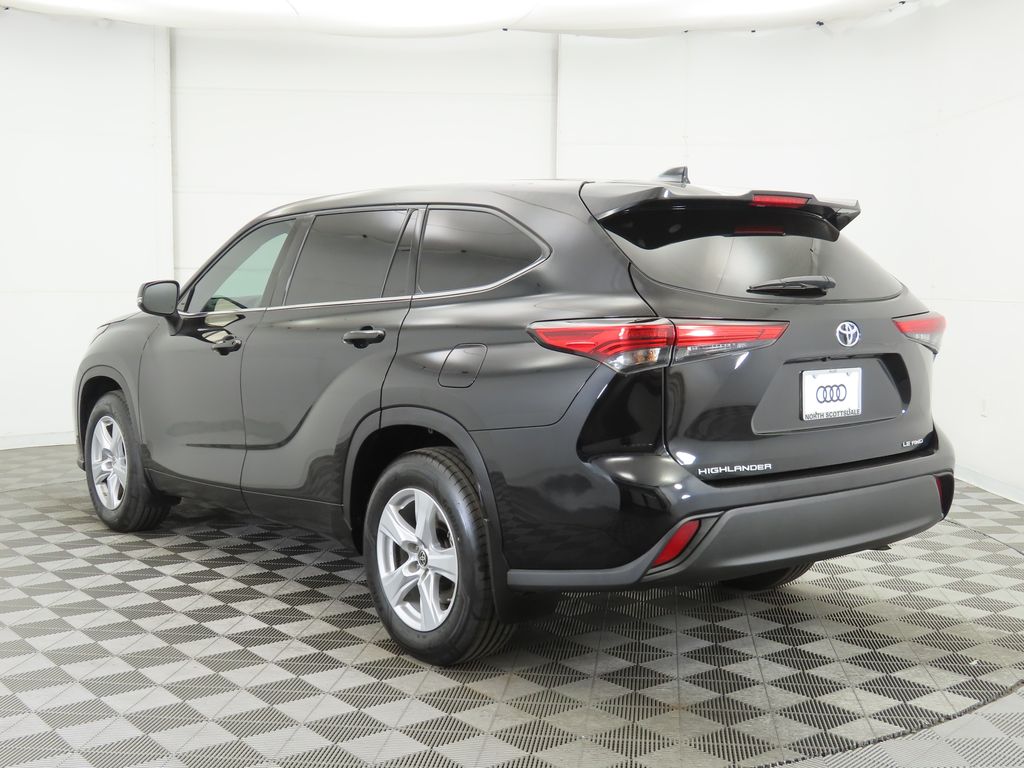 2021 Toyota Highlander LE 7