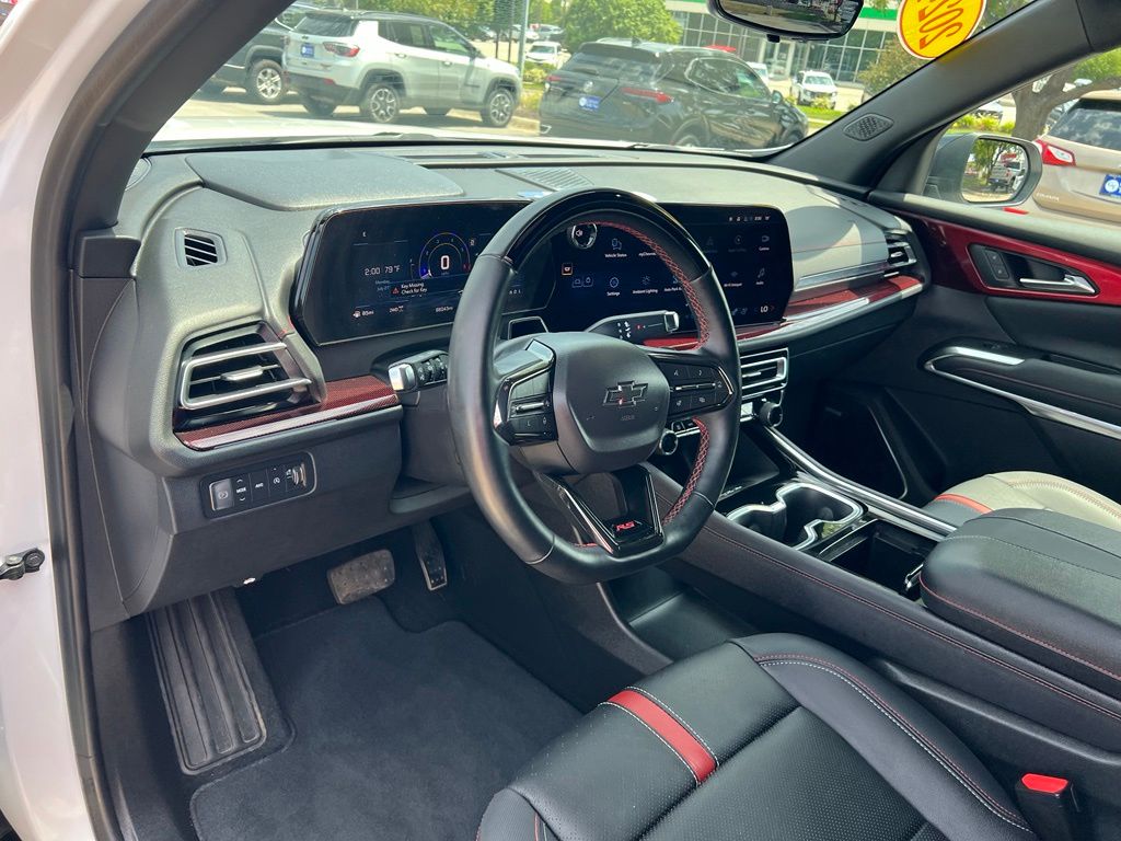 Used 2024 Chevrolet Traverse SUV
