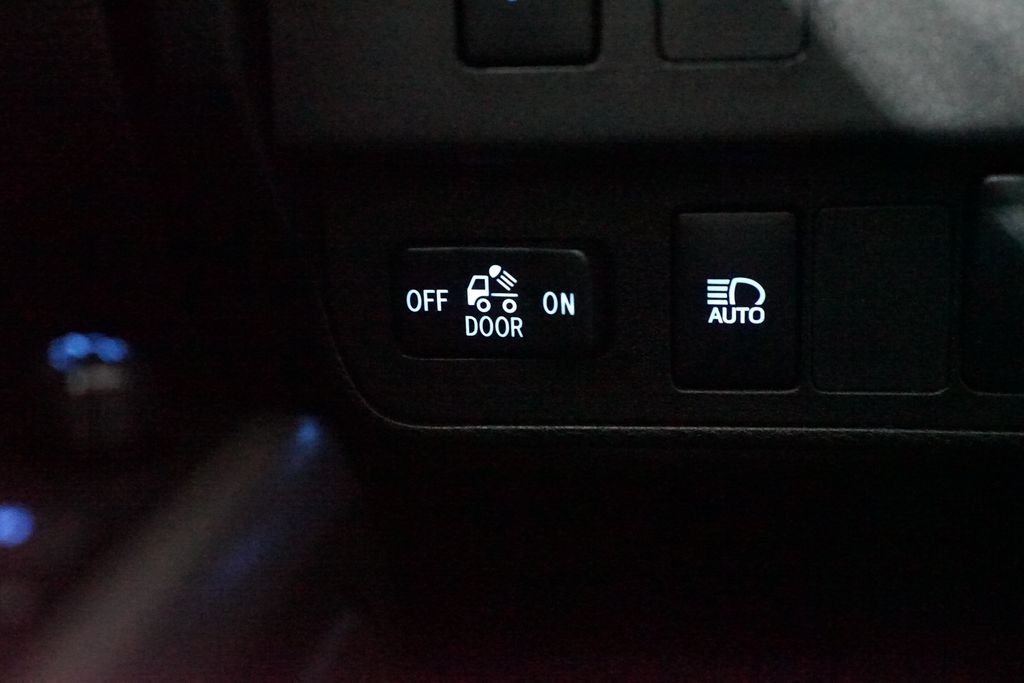 Thumbnail: 2023 Toyota Tacoma - 24