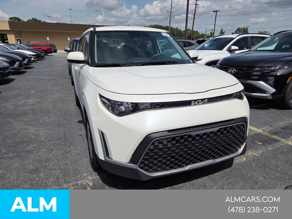 Used 2025 White Kia LX image 19