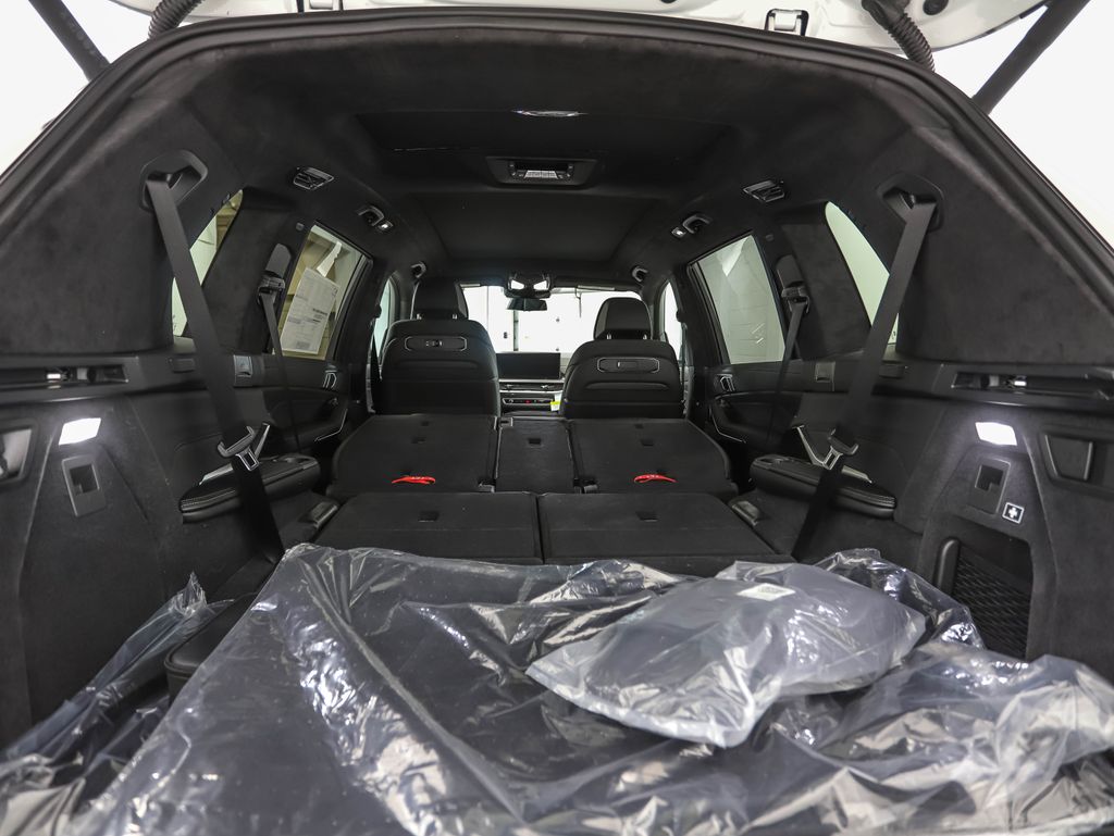 Thumbnail: 2027 BMW X7 - 30