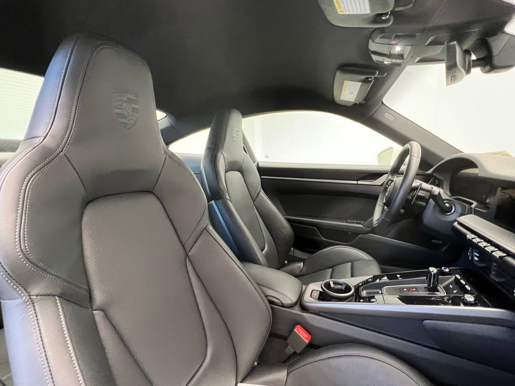 Thumbnail: 2025 Porsche 911 - 18