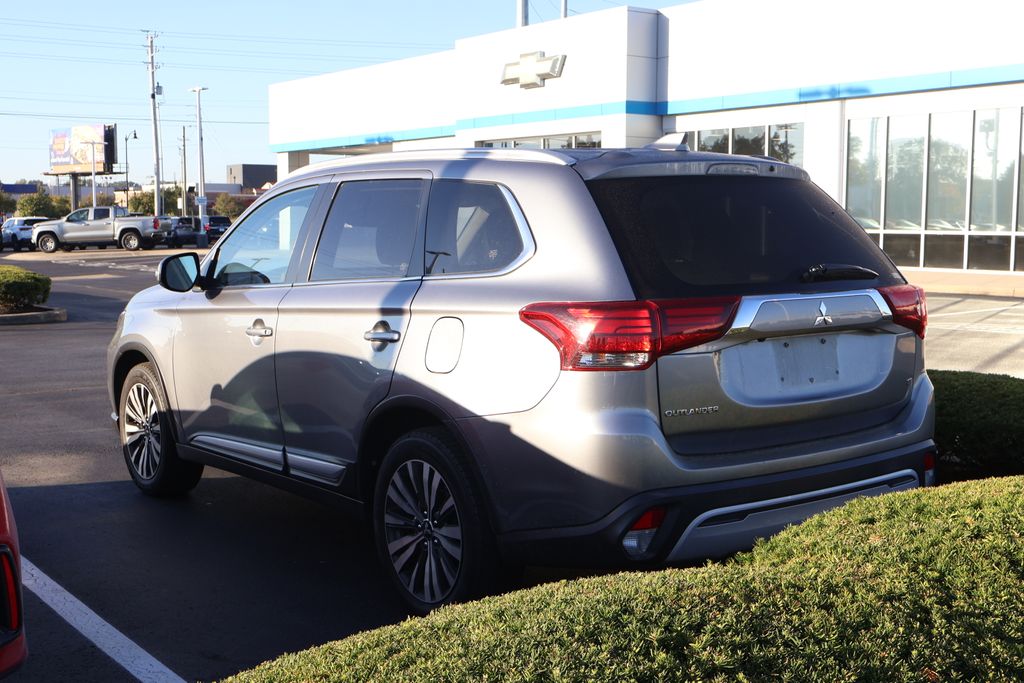 Thumbnail: 2020 Mitsubishi Outlander - 11