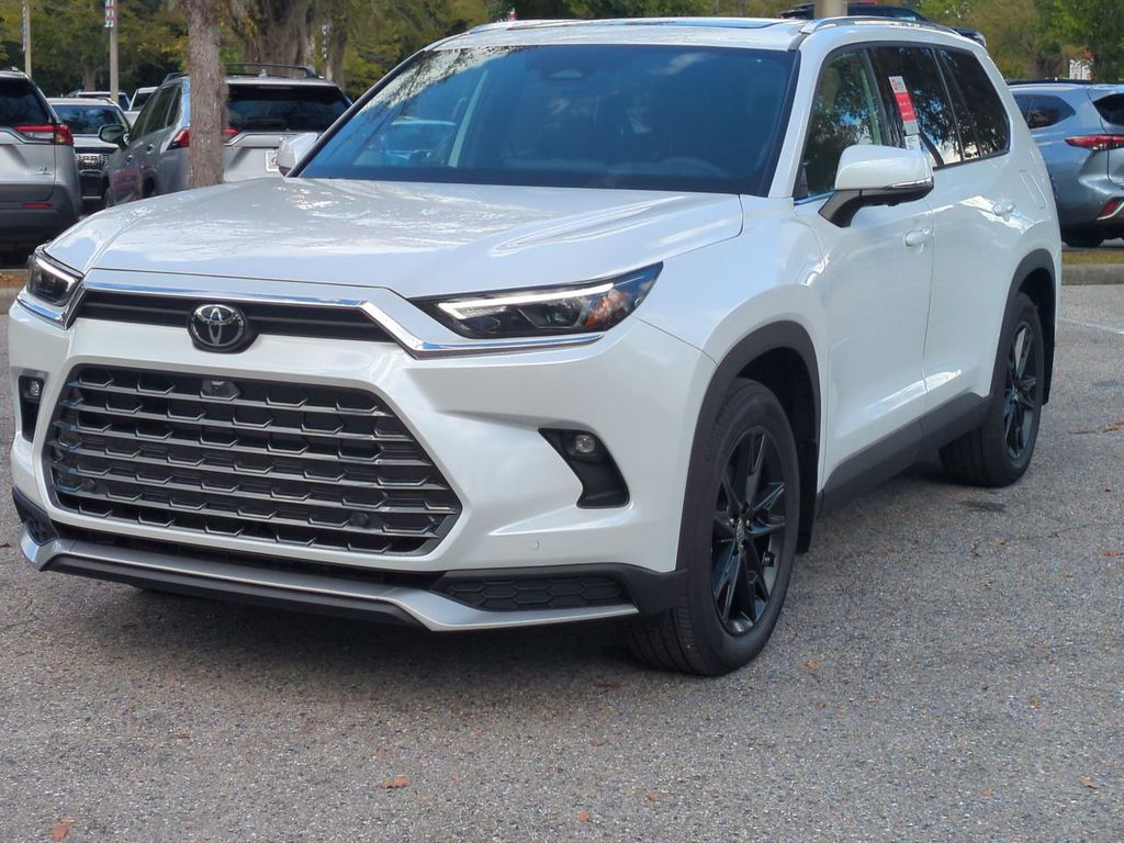 2026 Toyota Grand Highlander Platinum's photo