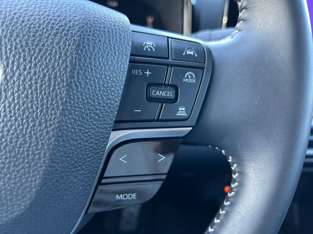 Thumbnail: 2025 Toyota Camry - 18