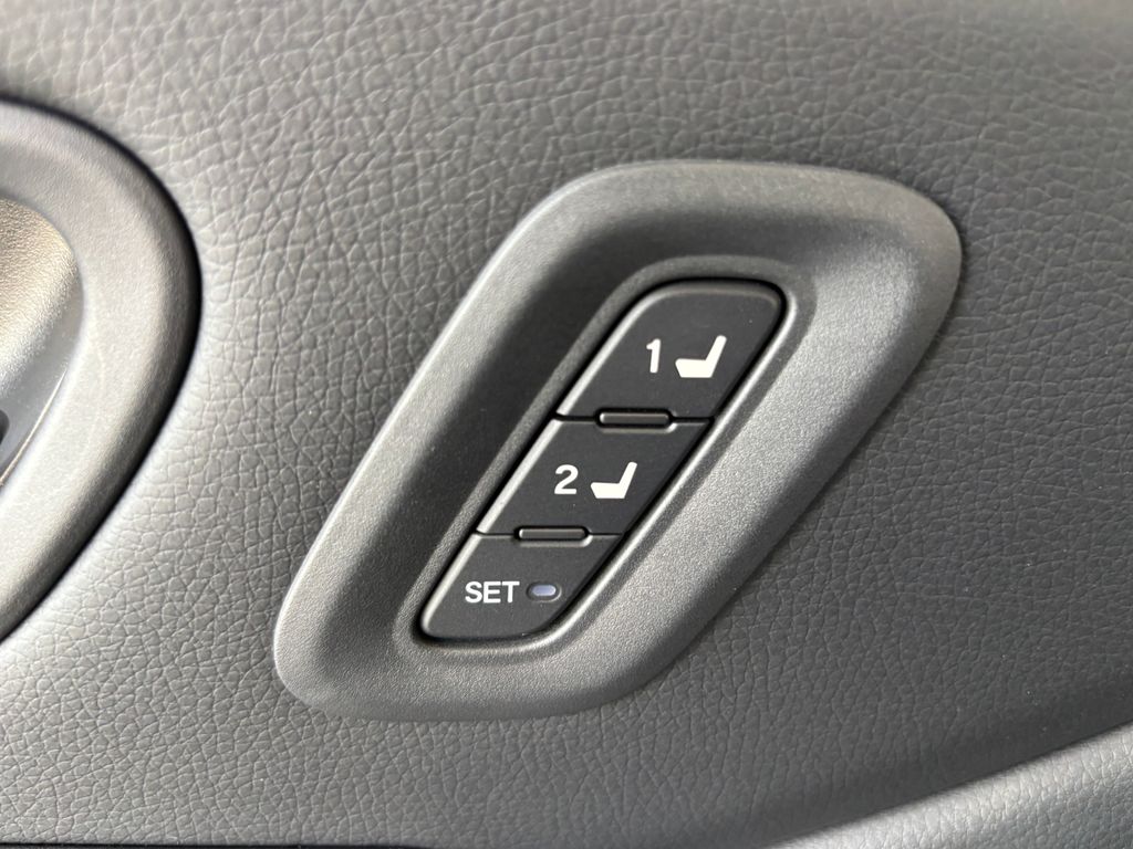 Thumbnail: 2024 Honda Pilot - 29