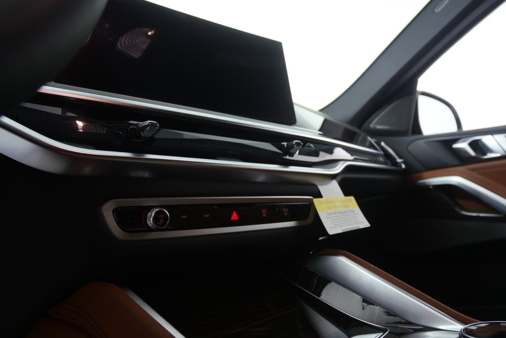 Thumbnail: 2027 BMW X6 - 19