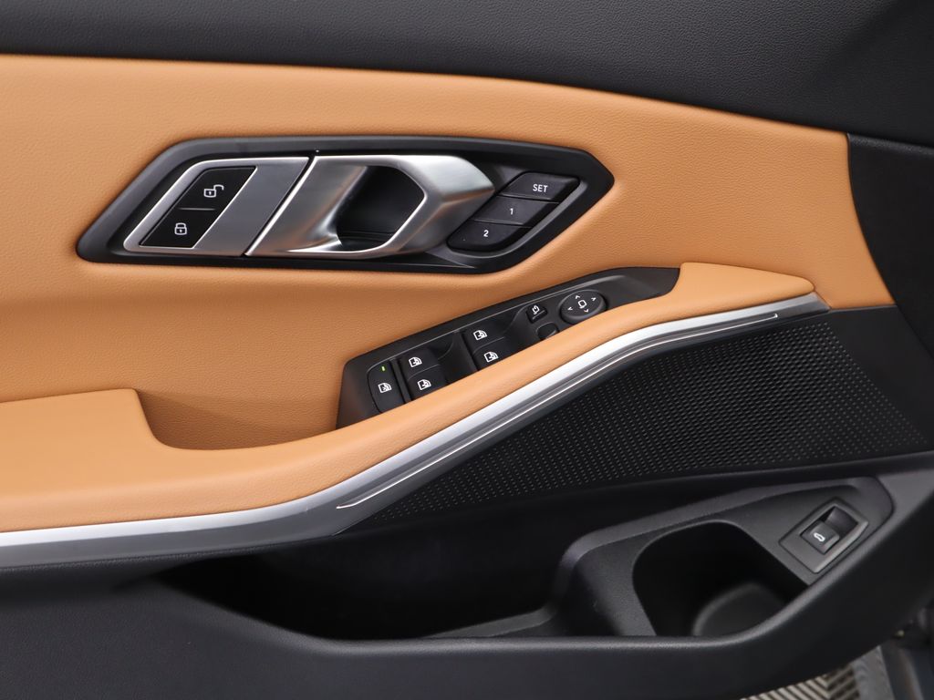 Thumbnail: 2023 BMW 3 Series - 24