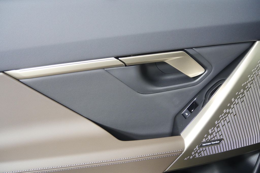 Thumbnail: 2026 BMW 5 Series - 14