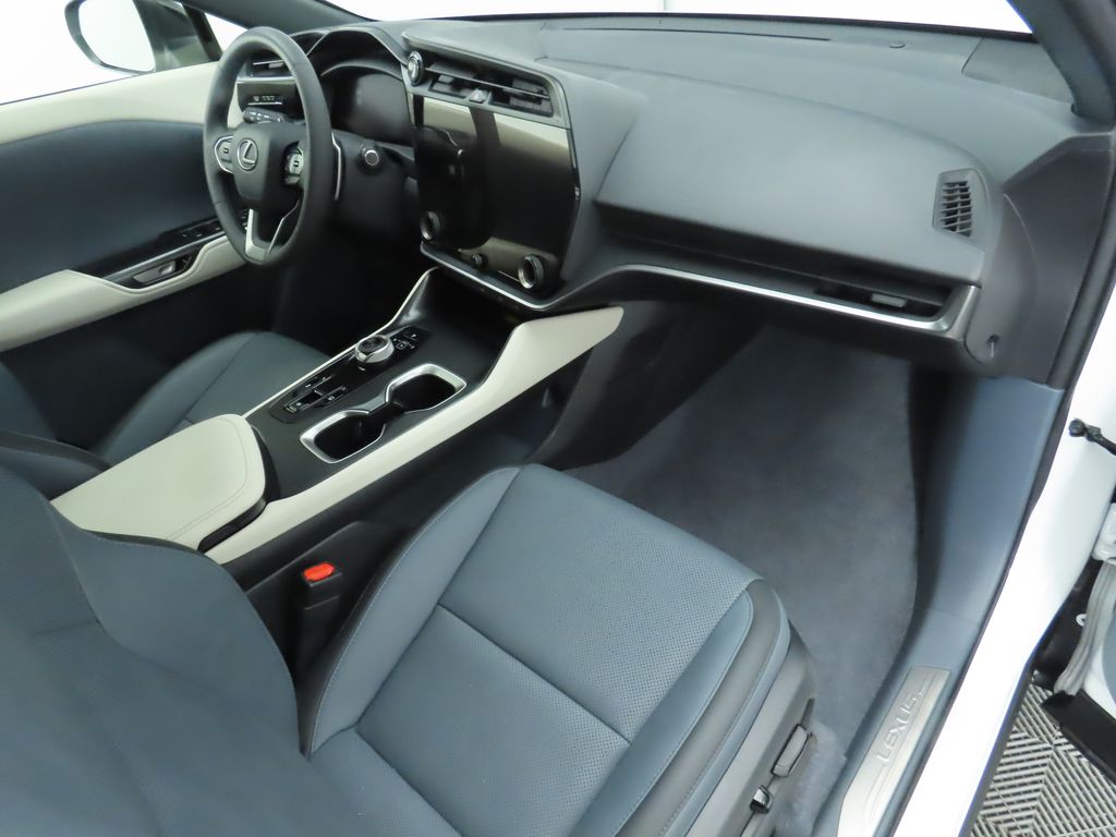 2024 Lexus RZ 300e 18