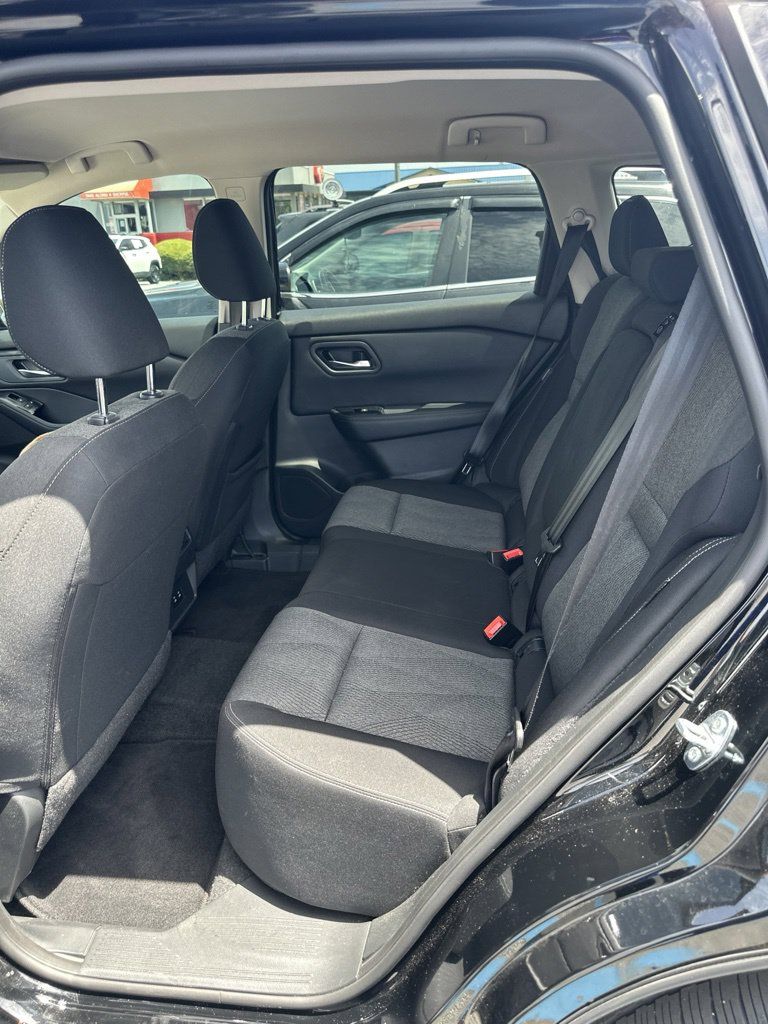 2024 Nissan Rogue SV FWD