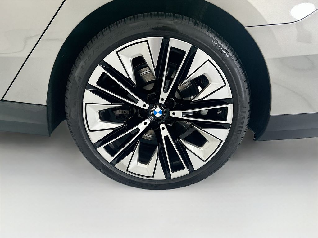 Thumbnail: 2025 BMW 5 Series - 31