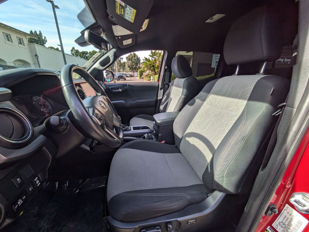 2021 Toyota Tacoma TRD Sport 9