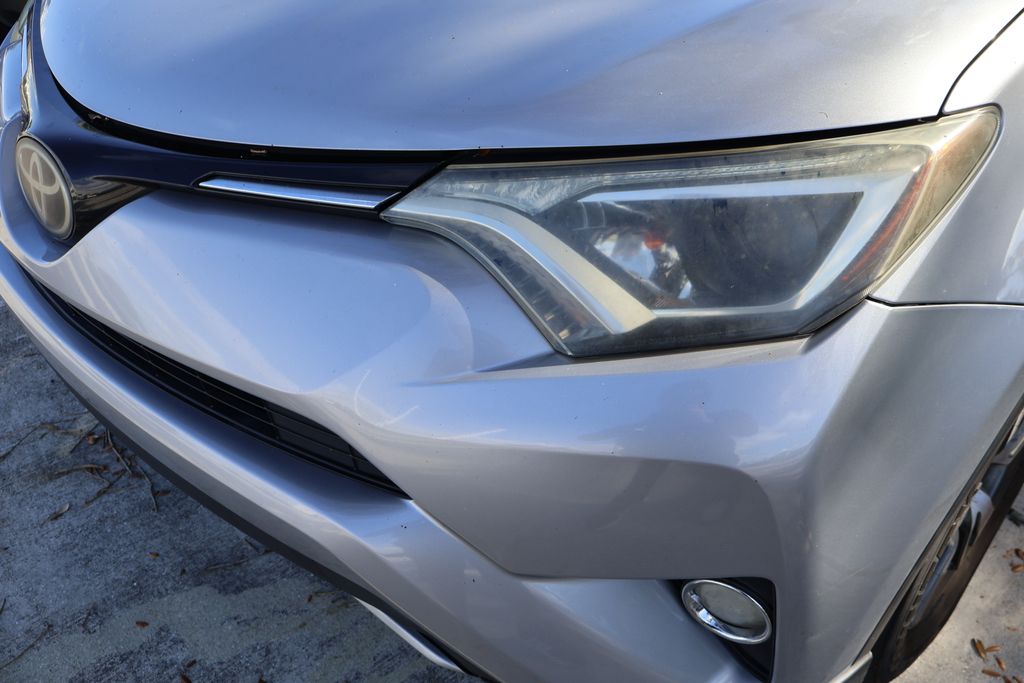 Thumbnail: 2017 Toyota RAV4 - 3