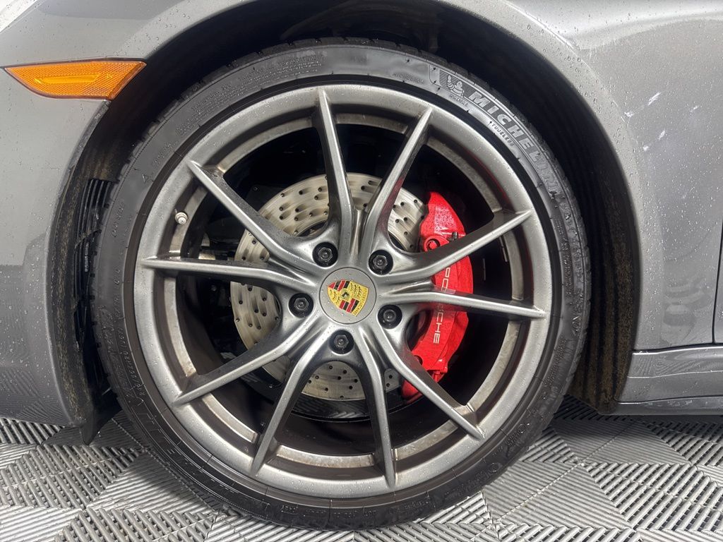 Thumbnail: 2017 Porsche 911 - 11