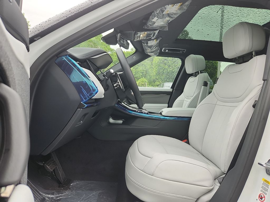 Thumbnail: 2026 Land Rover Range Rover Sport - 6