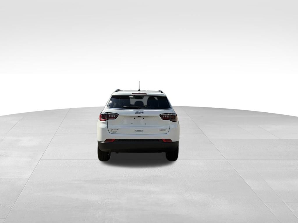 2026 Jeep Compass Latitude White at South Hills CDJR