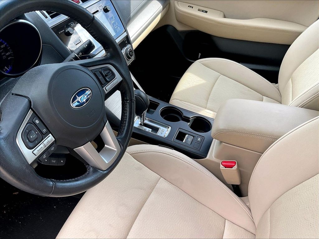 2016 Subaru Legacy — photo 14