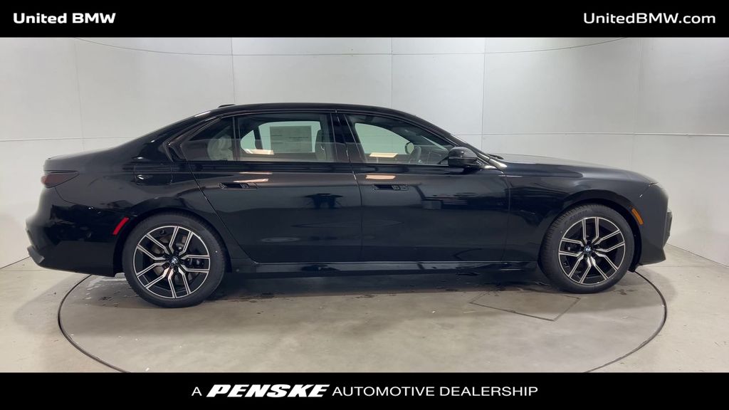 2025 BMW 7 Series 760i xDrive 9