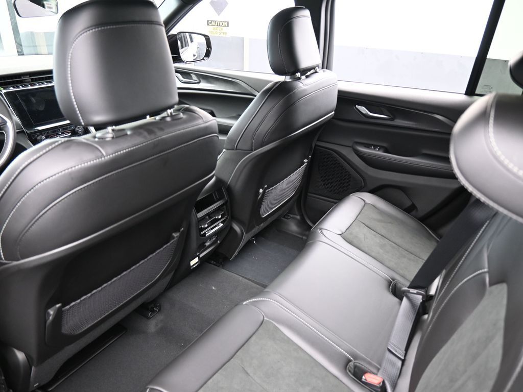 New 2025 Baltic Gray Metallic Clearcoat Jeep Altitude X image 28