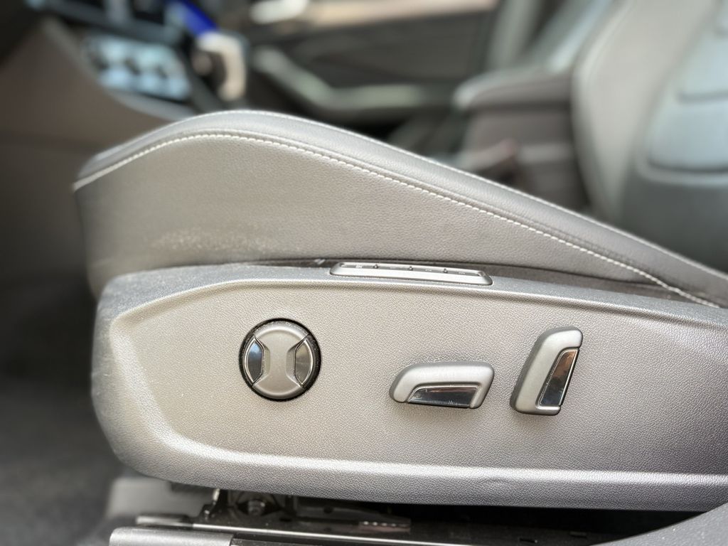 2024 Volkswagen Jetta 1.5T SEL  at Victoria Chrysler Dodge Jeep Ram