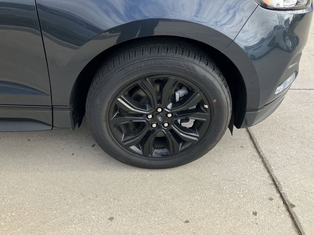 2024 Ford Edge SE photo 8