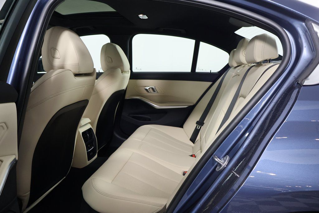 2025 BMW 3 Series 330i 6