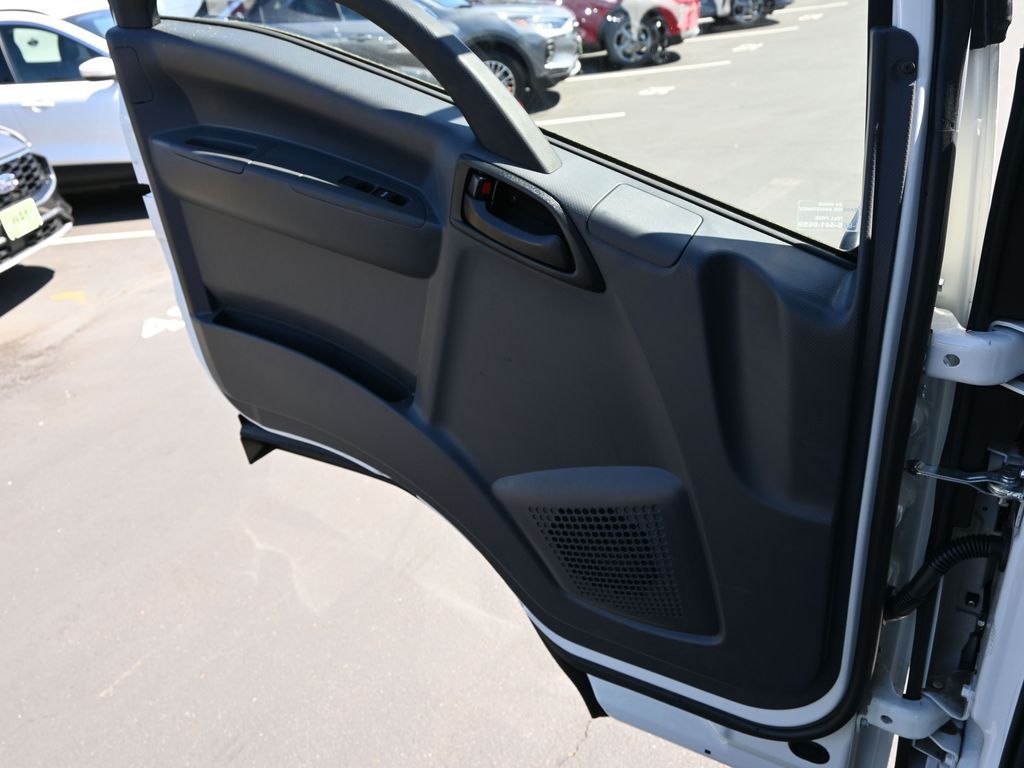 2024 Isuzu NPR HD 