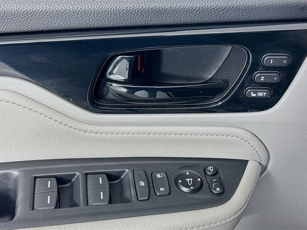 Used Car 2020 Honda Odyssey  Elite For Sale Under $25,000 In Austin, Texas