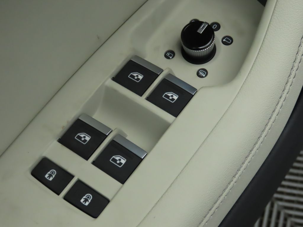 Thumbnail: 2025 Audi A6 - 25