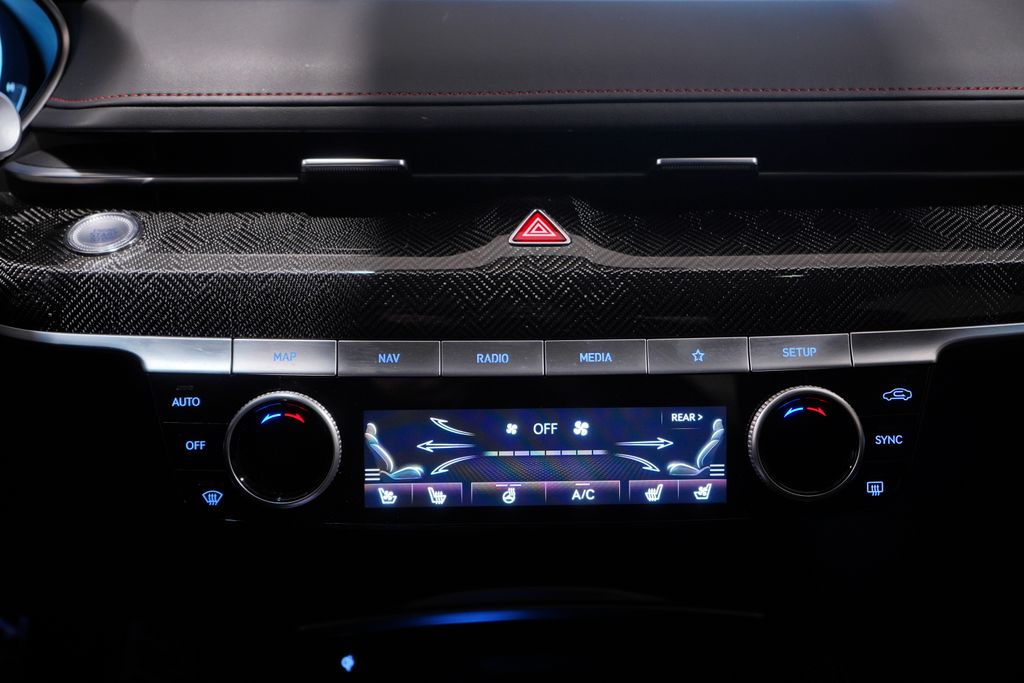 Thumbnail: 2024 Genesis G80 - 13