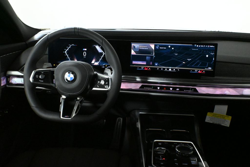 2025 BMW 7 Series 760i xDrive 18