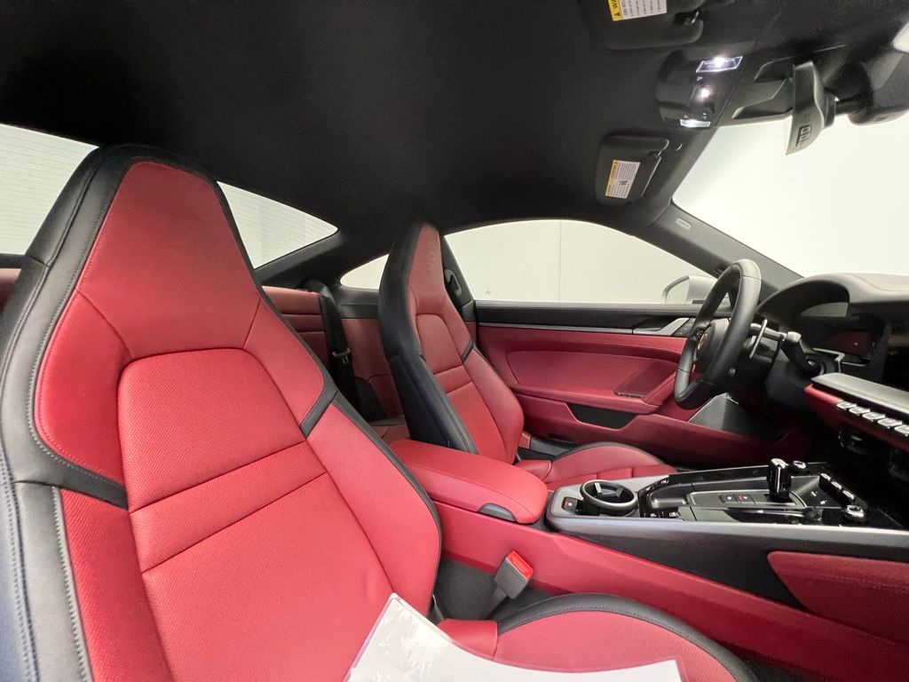 Thumbnail: 2025 Porsche 911 - 18