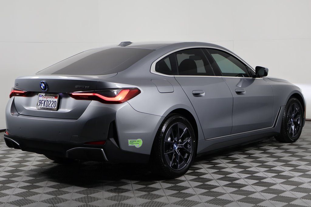 Thumbnail: 2023 BMW i4 - 4