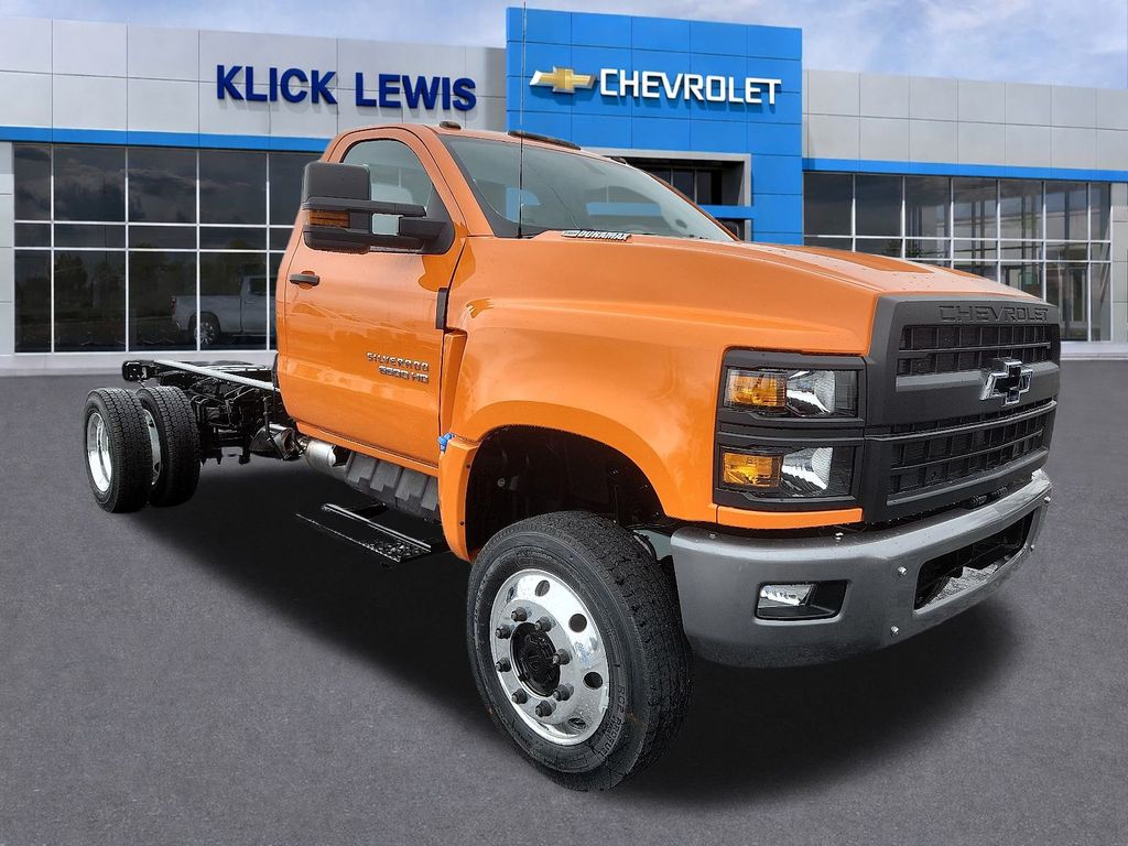 2023 Chevrolet Silverado 6500HD - 0