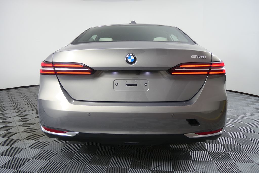 Thumbnail: 2026 BMW 5 Series - 4