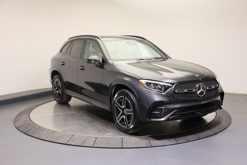 Thumbnail: 2027 Mercedes-Benz GLC - 3